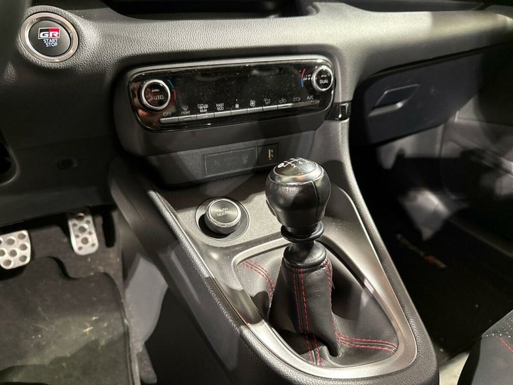 Toyota GR Yaris usata a Lecco (12)