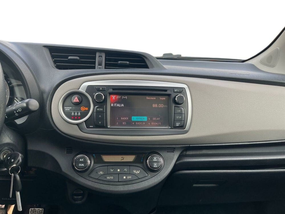 Toyota Yaris usata a Sondrio (13)