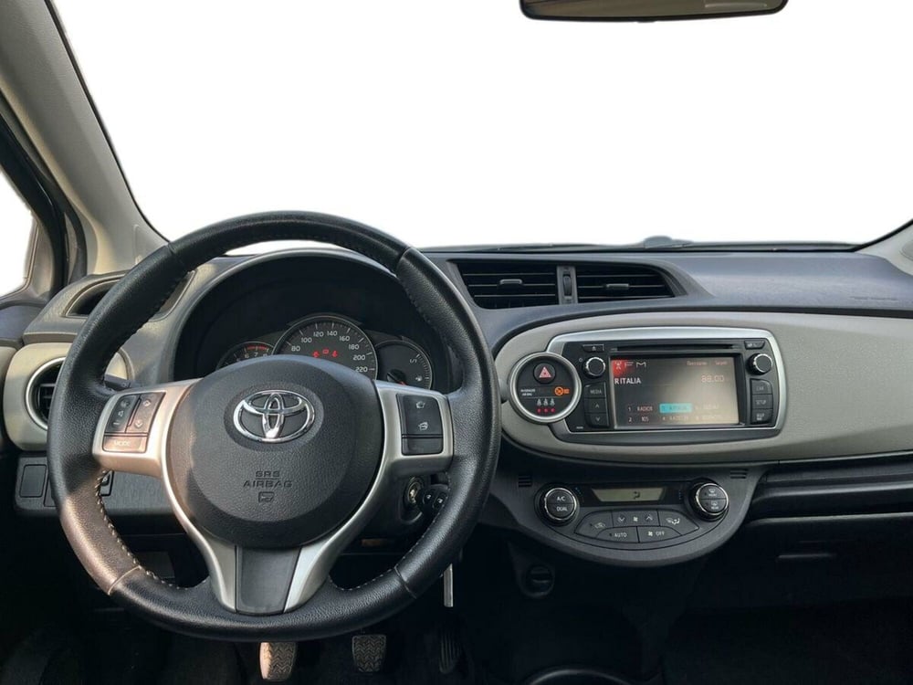 Toyota Yaris usata a Sondrio (8)