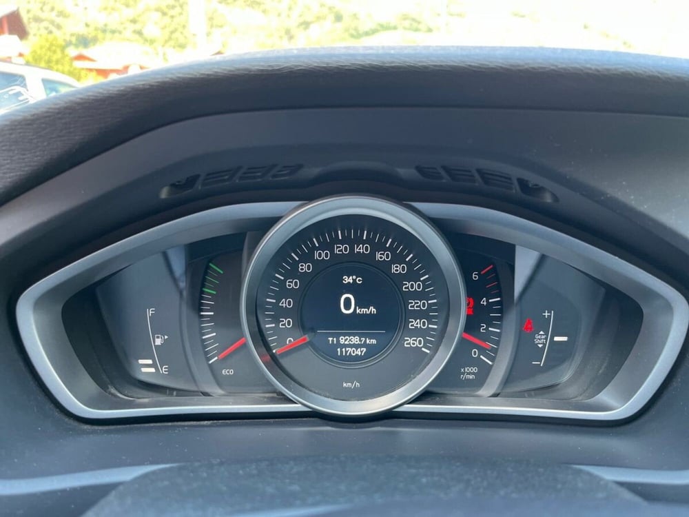 Volvo V40 Cross Country usata a Sondrio (9)