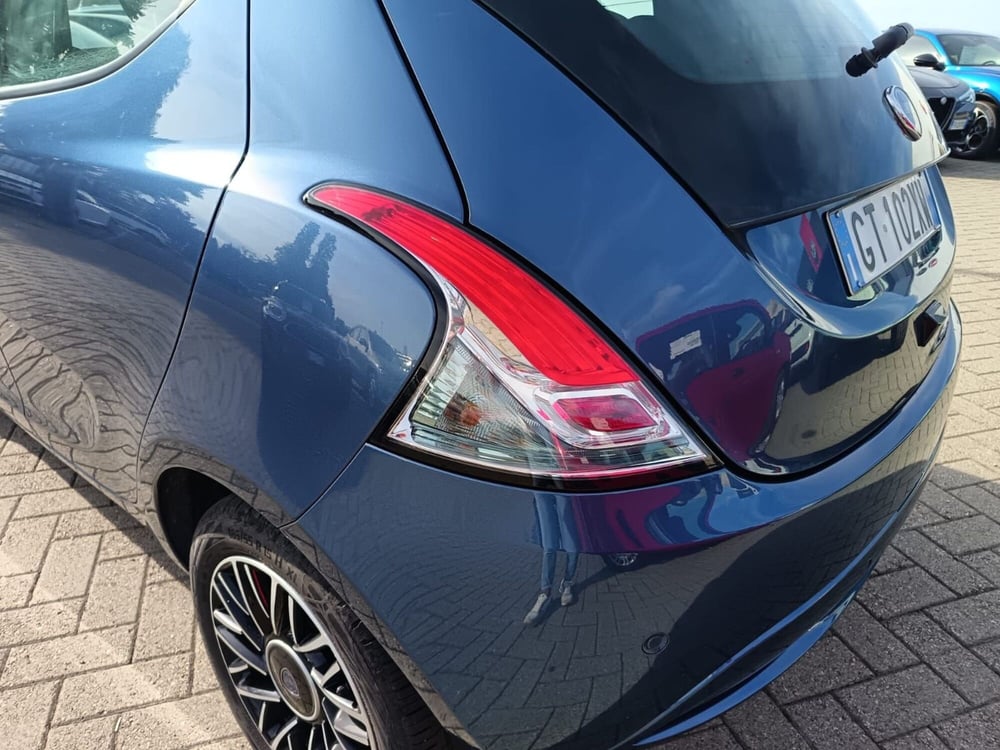 Lancia Ypsilon usata a Alessandria (12)