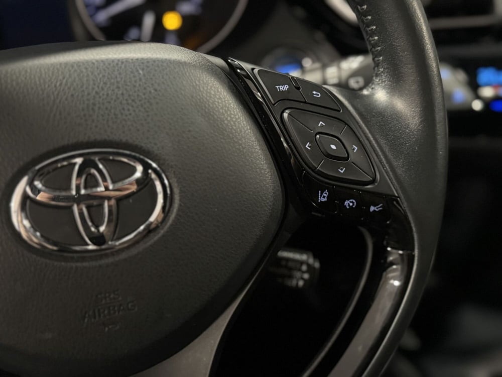 Toyota Toyota C-HR usata a Brescia (8)