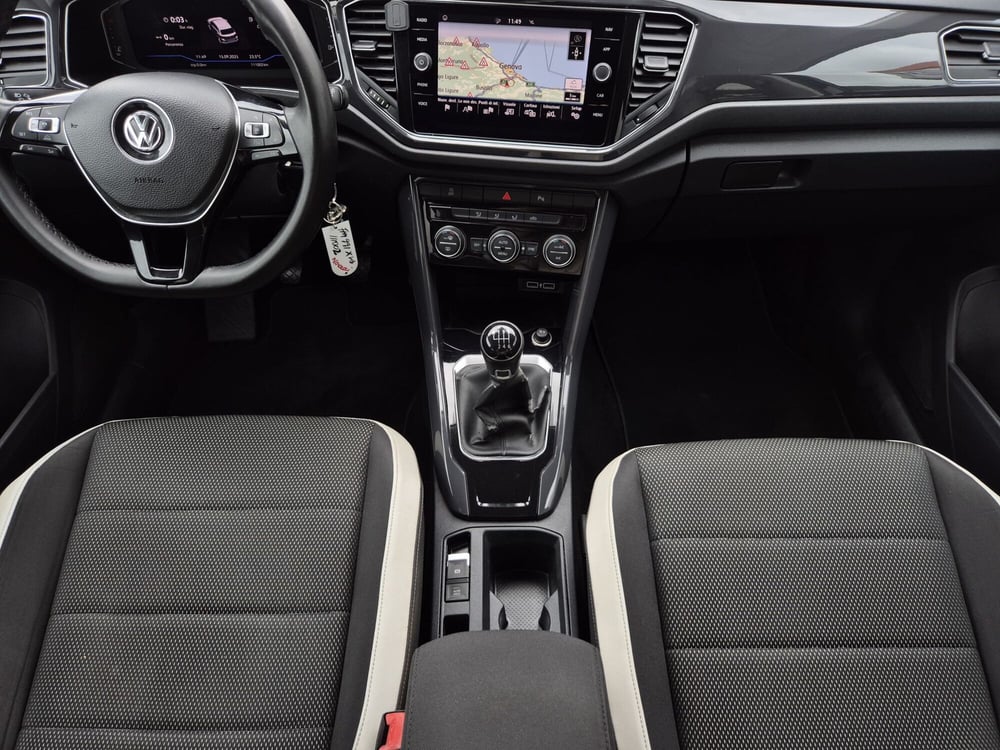 Volkswagen T-Roc usata  (10)