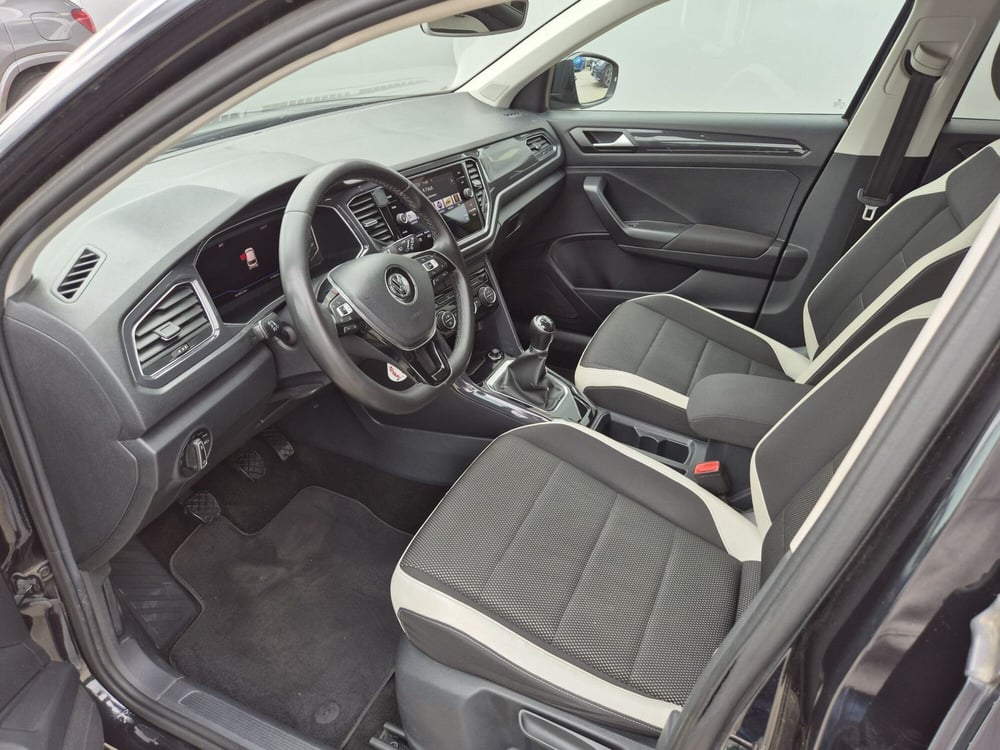 Volkswagen T-Roc usata  (6)