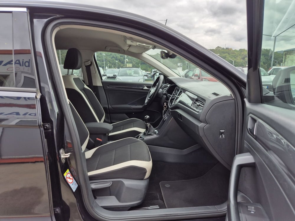 Volkswagen T-Roc usata  (9)
