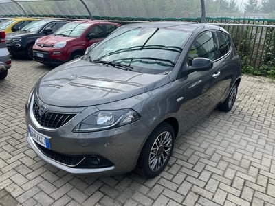 Lancia Ypsilon 1.0 FireFly 5 porte S&amp;S Hybrid Gold Plus del 2023 usata a Milano