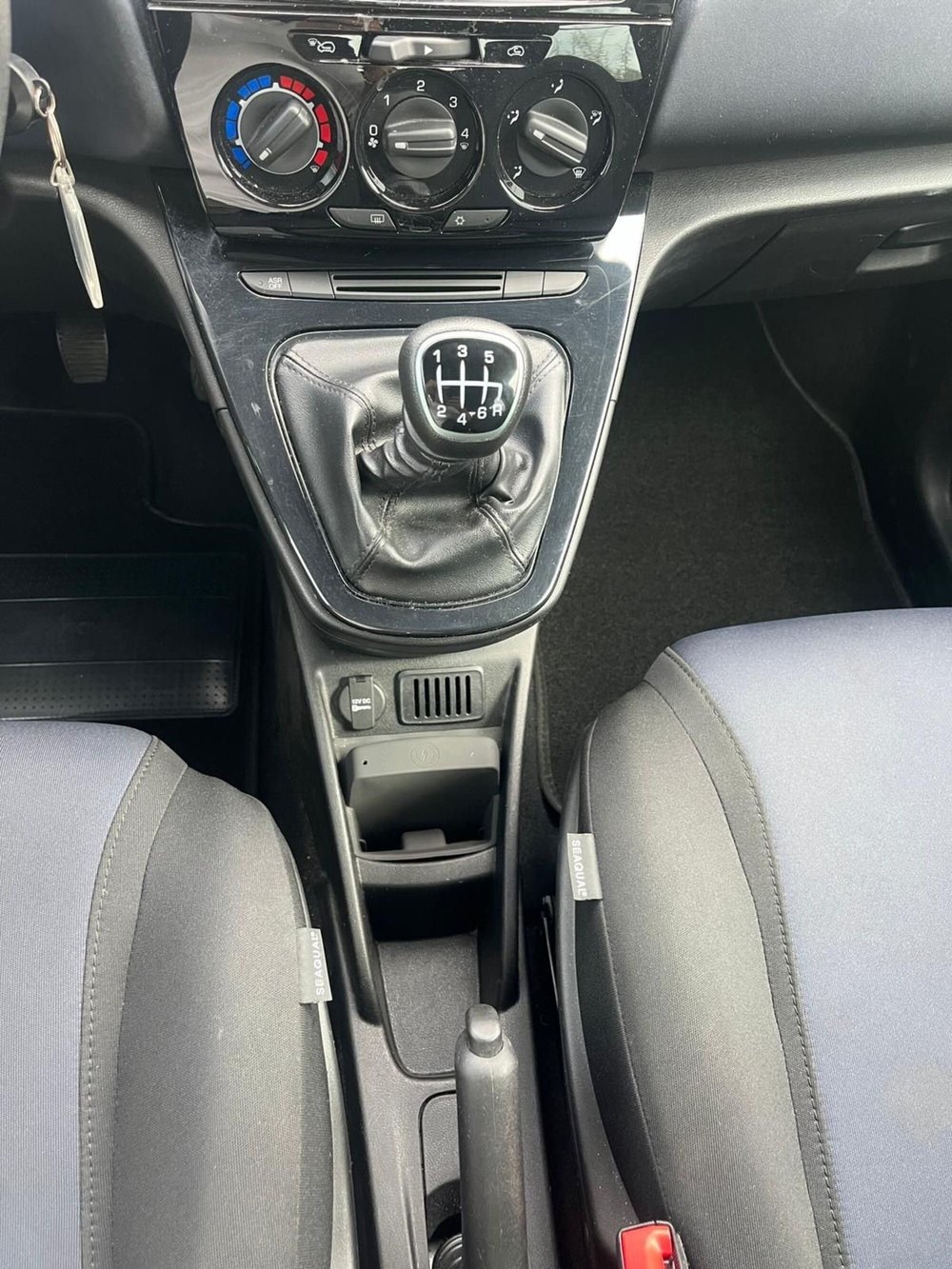 Lancia Ypsilon usata a Milano (17)