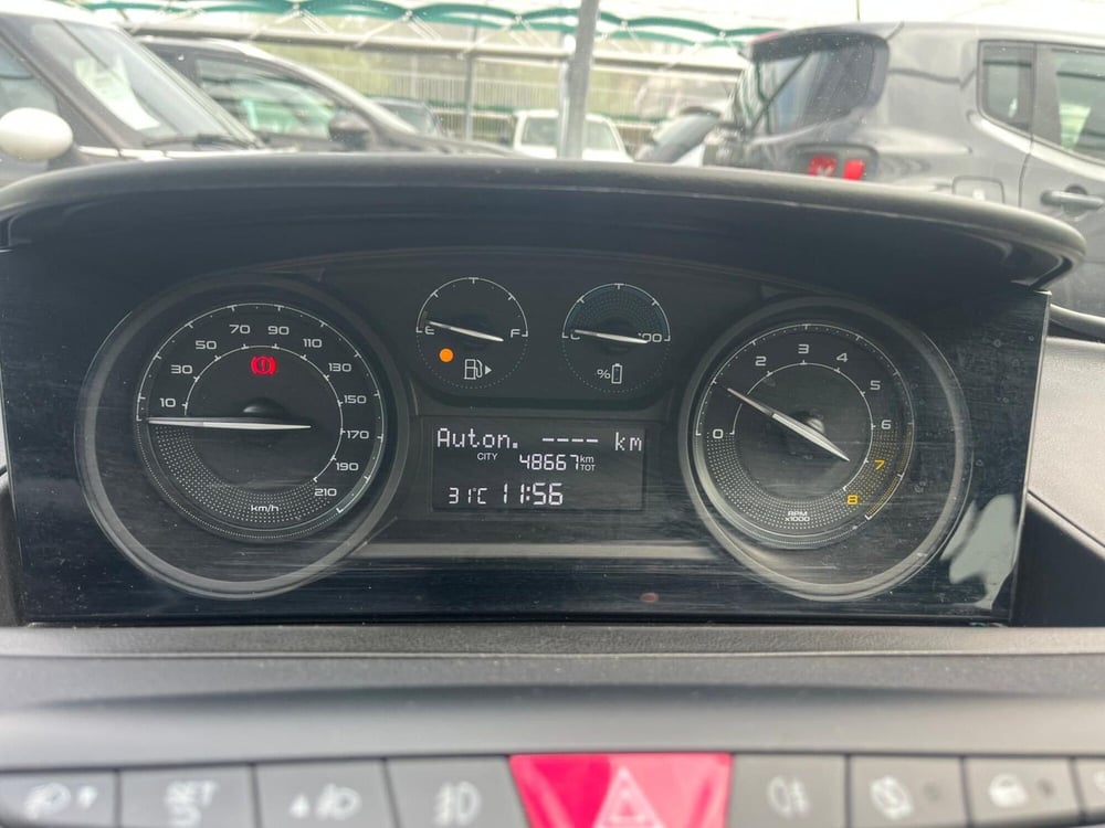 Lancia Ypsilon usata a Milano (19)