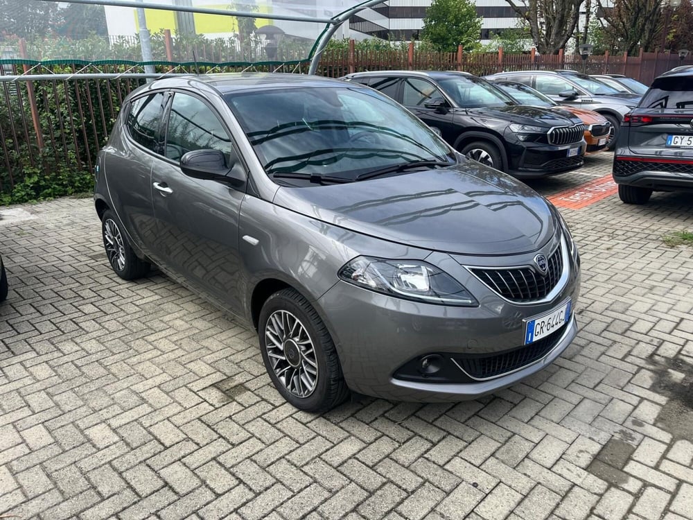 Lancia Ypsilon usata a Milano (3)