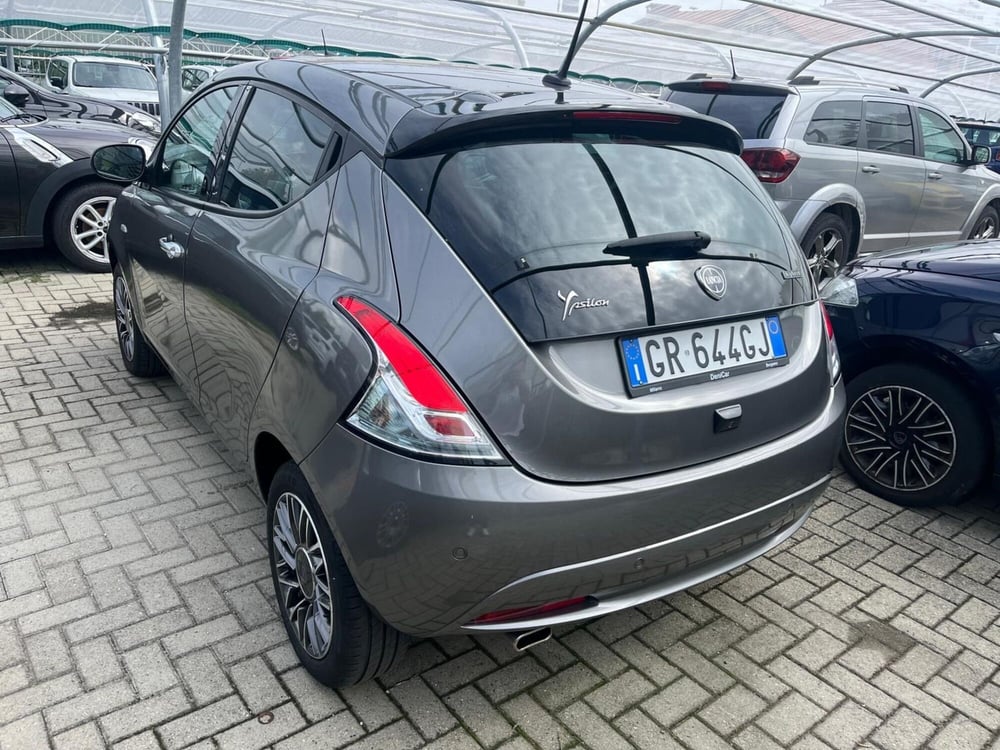 Lancia Ypsilon usata a Milano (6)