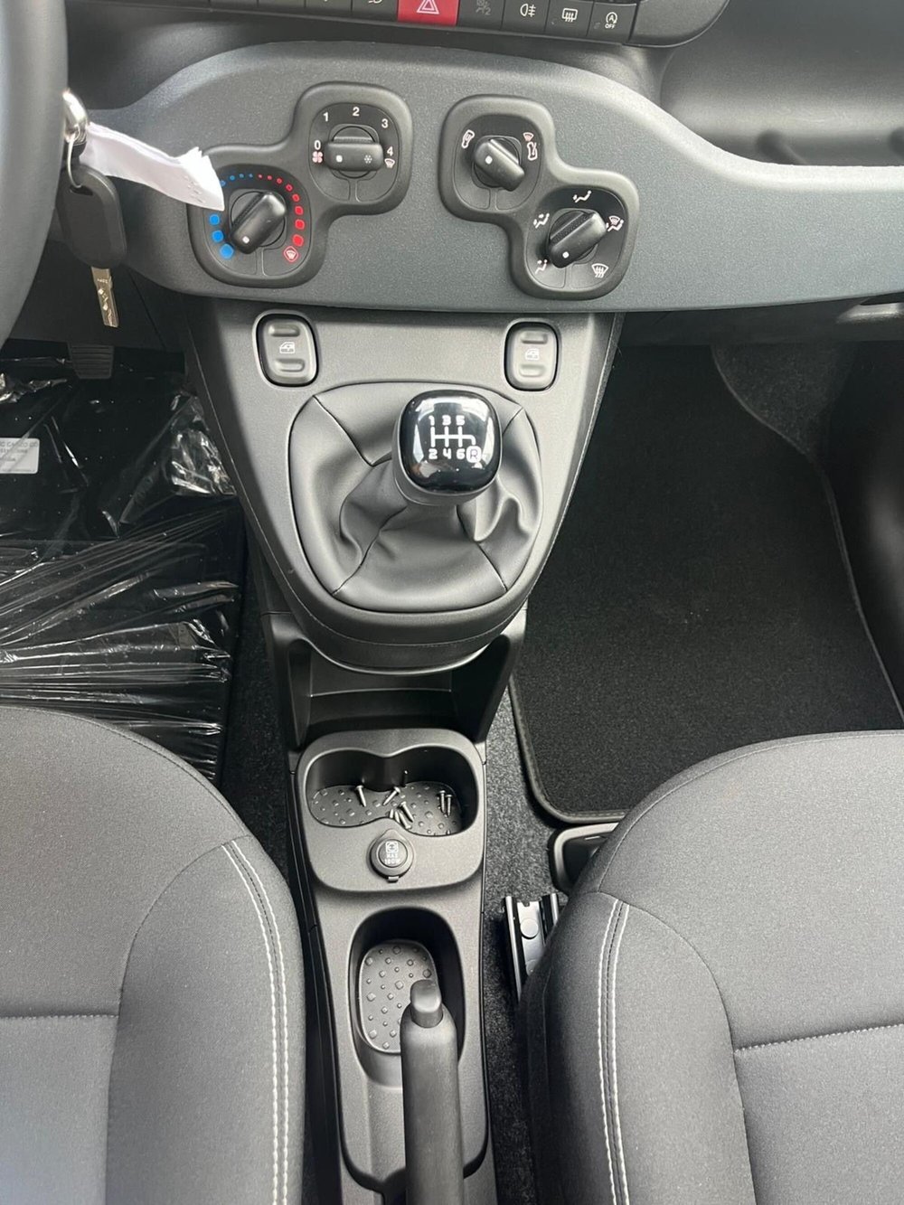 Fiat Panda Cross nuova a Milano (18)