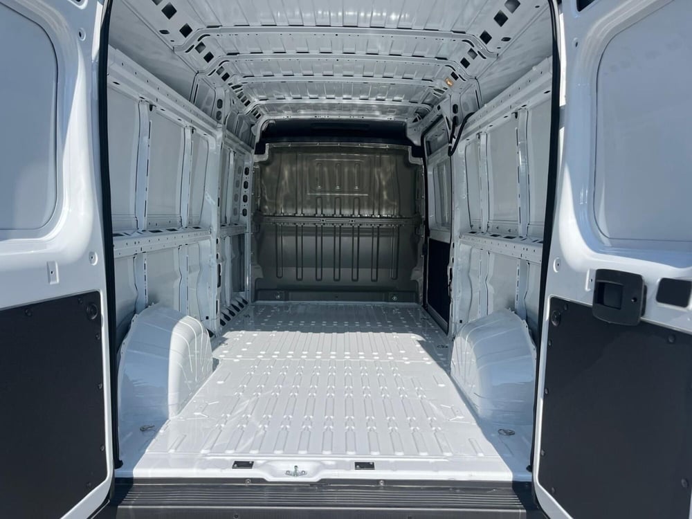 Fiat Ducato Furgone Vetrato nuova a Milano (10)
