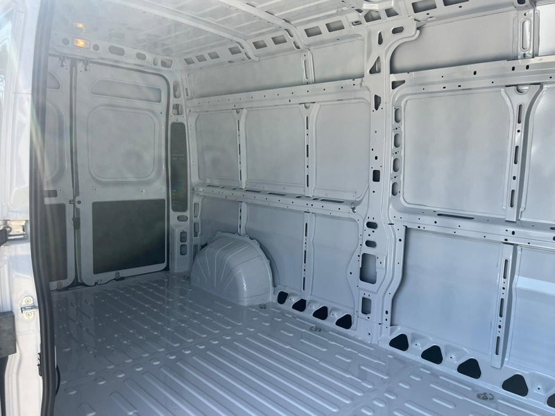 Fiat Ducato Furgone Vetrato nuova a Milano (12)