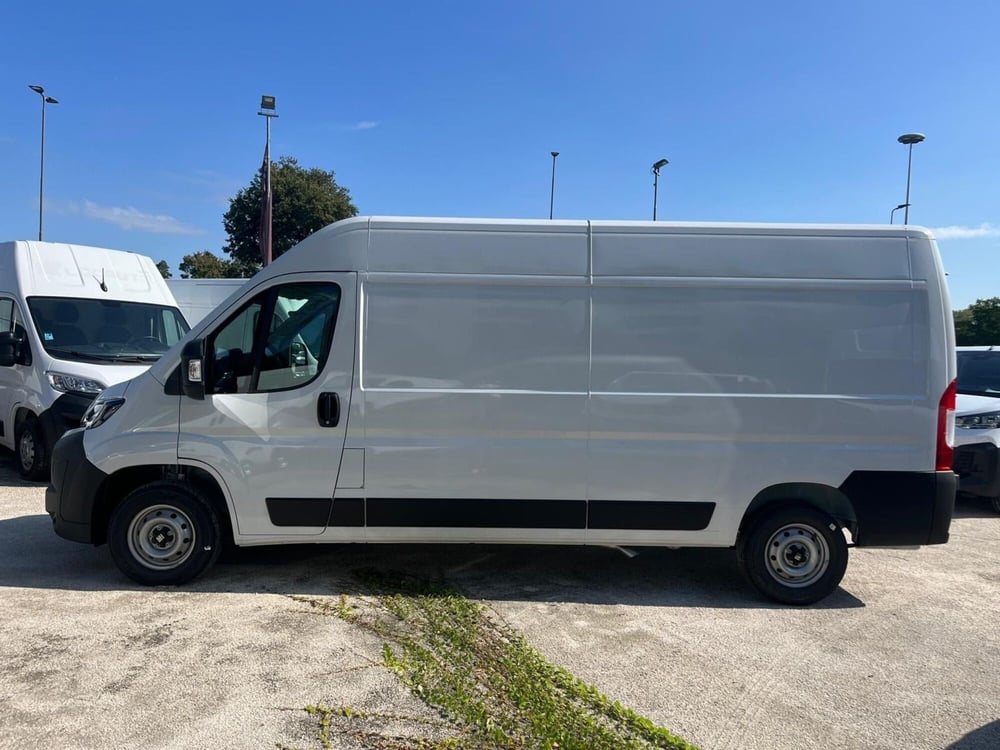 Fiat Ducato Furgone Vetrato nuova a Milano (4)