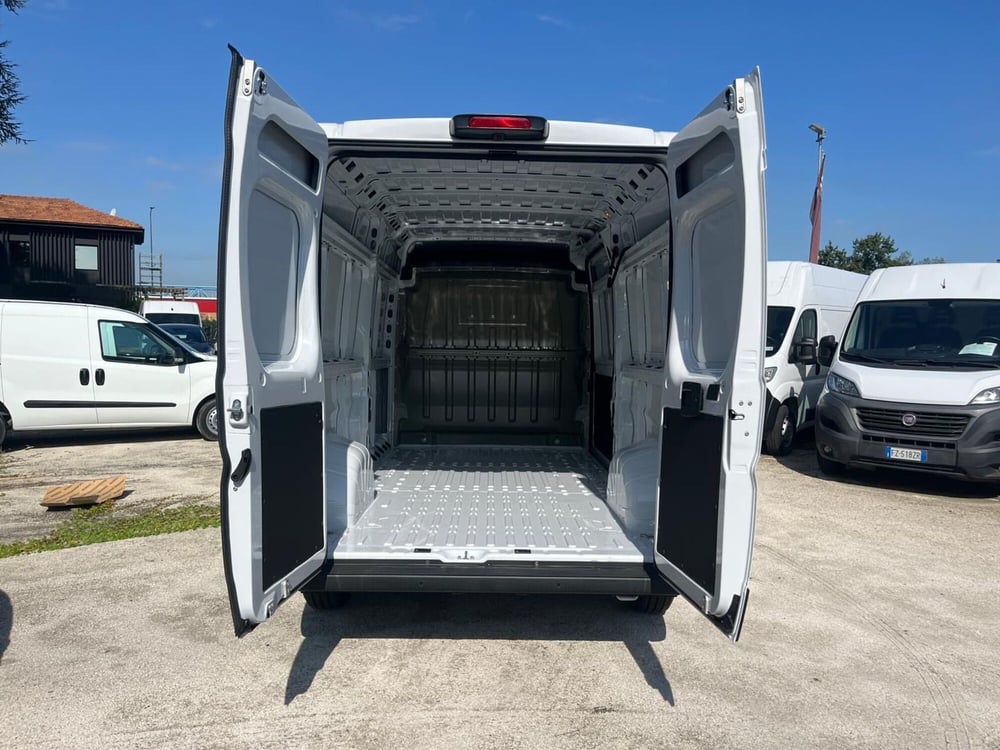 Fiat Ducato Furgone Vetrato nuova a Milano (9)