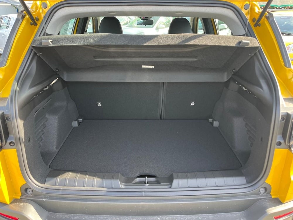 Jeep Avenger nuova a Milano (11)