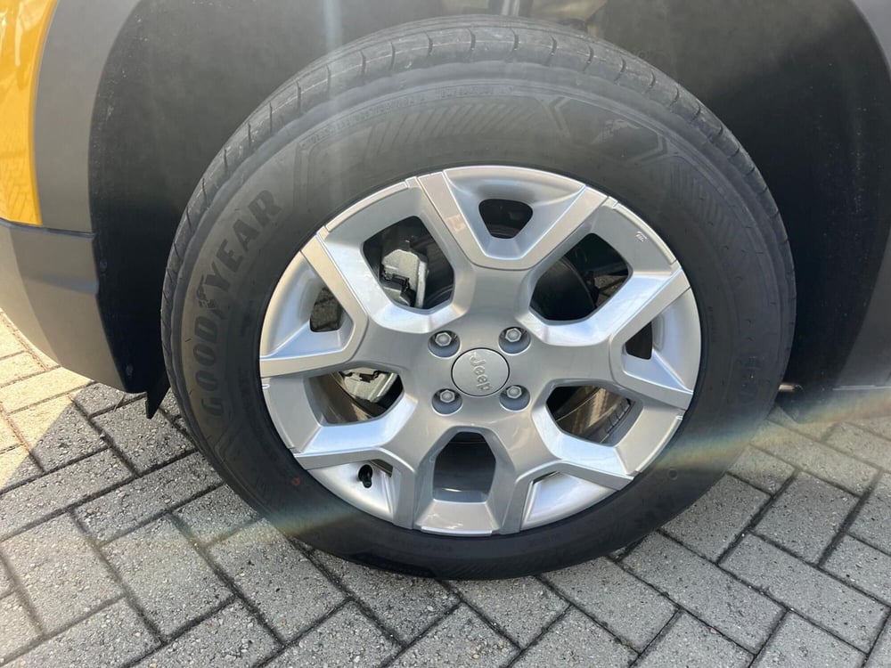 Jeep Avenger nuova a Milano (12)
