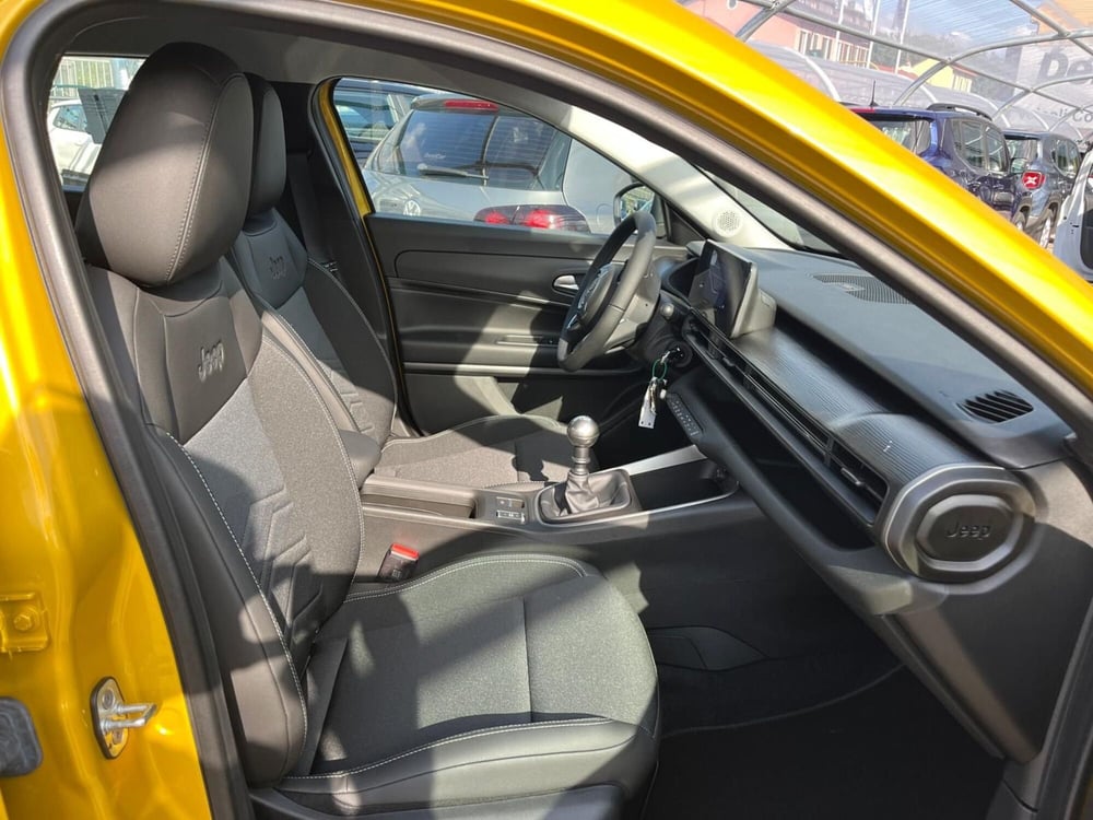 Jeep Avenger nuova a Milano (14)