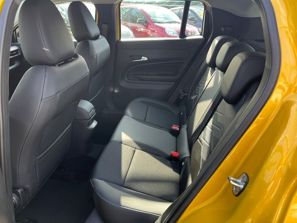 Jeep Avenger nuova a Milano (15)