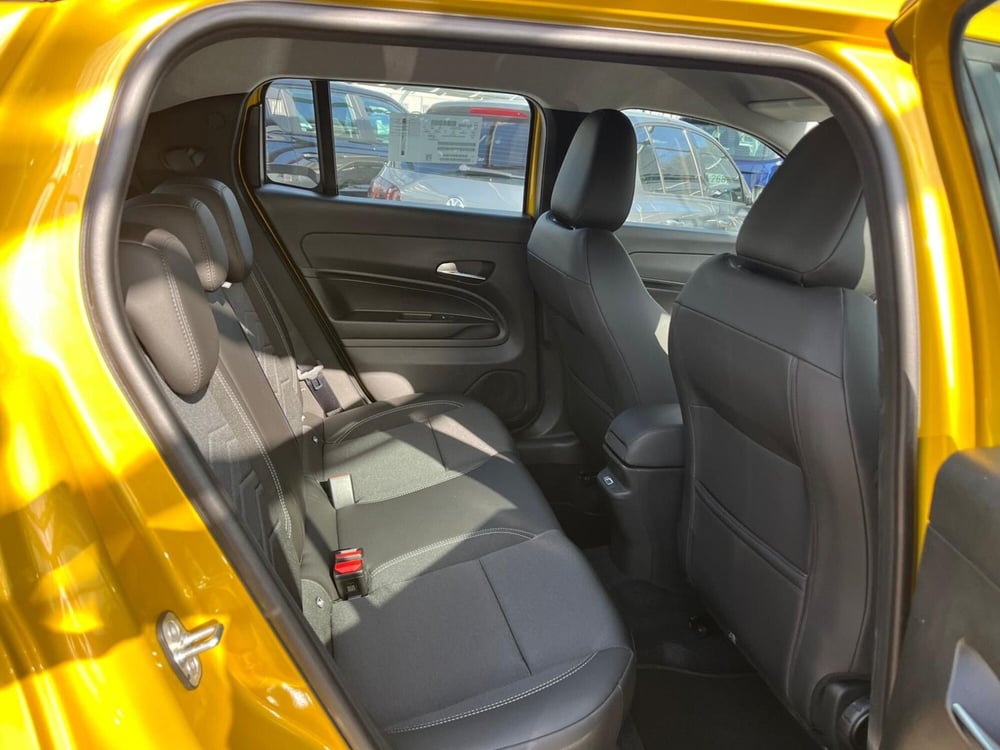 Jeep Avenger nuova a Milano (16)
