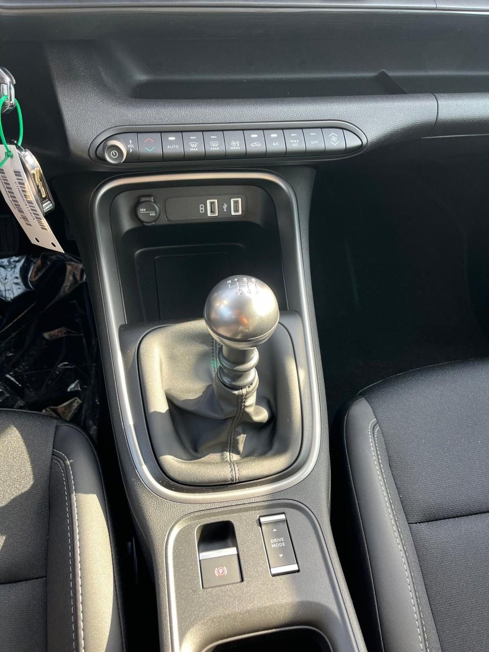 Jeep Avenger nuova a Milano (19)