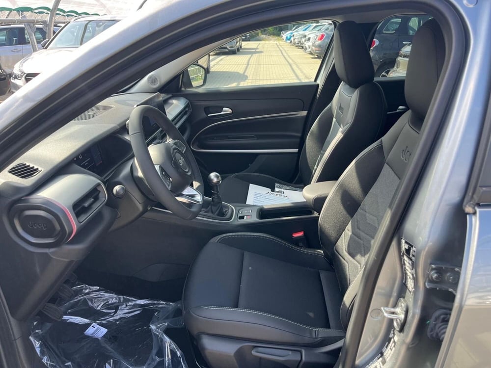 Jeep Avenger nuova a Milano (13)