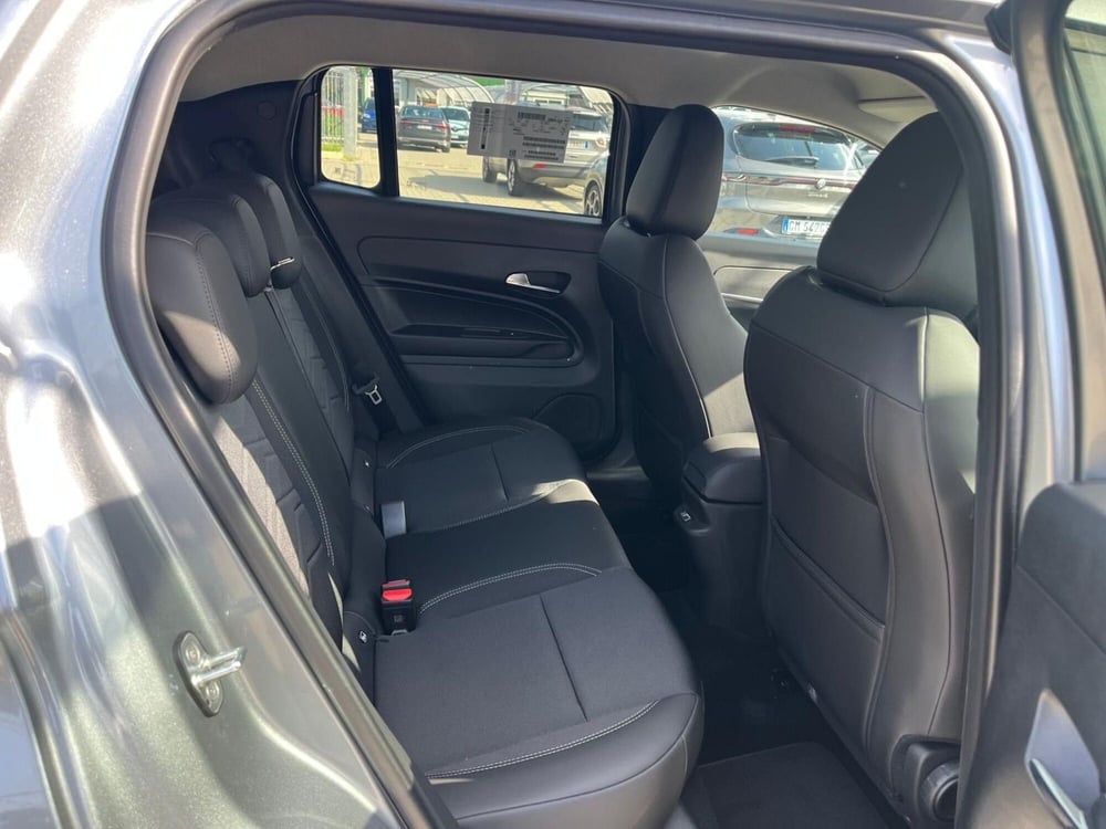 Jeep Avenger nuova a Milano (15)