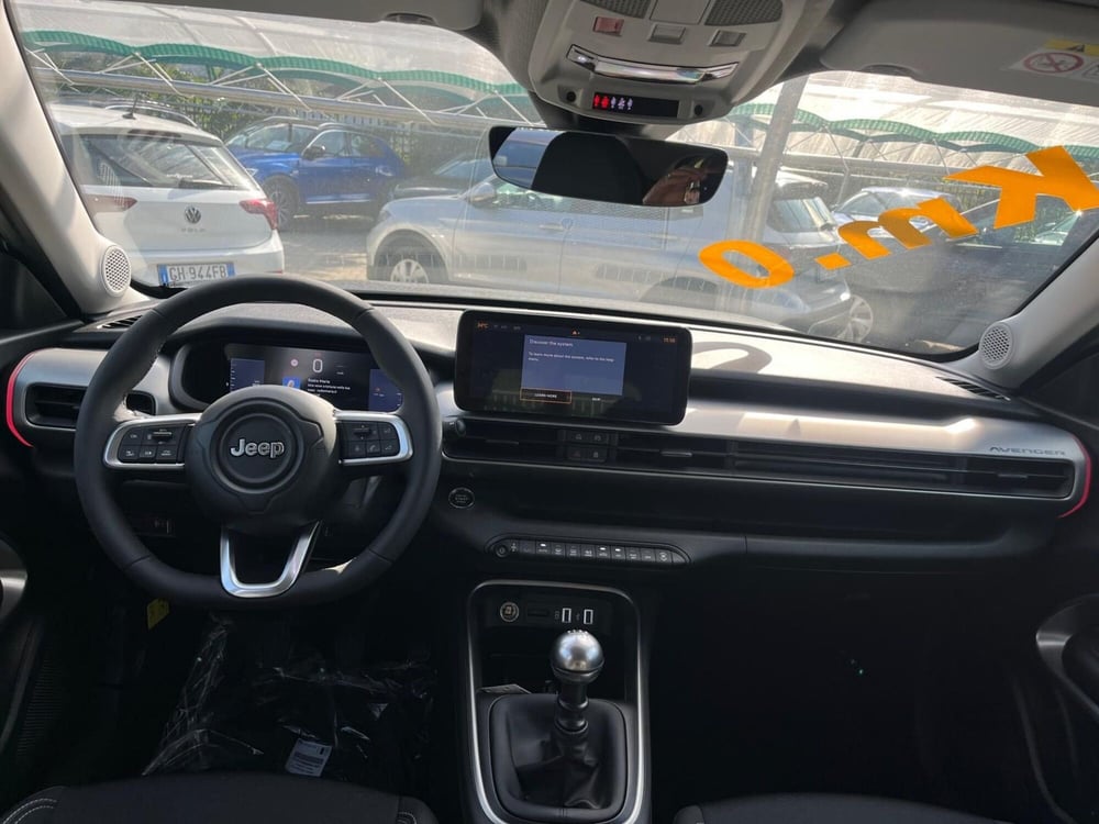 Jeep Avenger nuova a Milano (17)