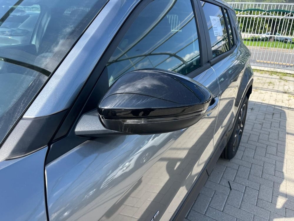 Jeep Avenger nuova a Milano (4)