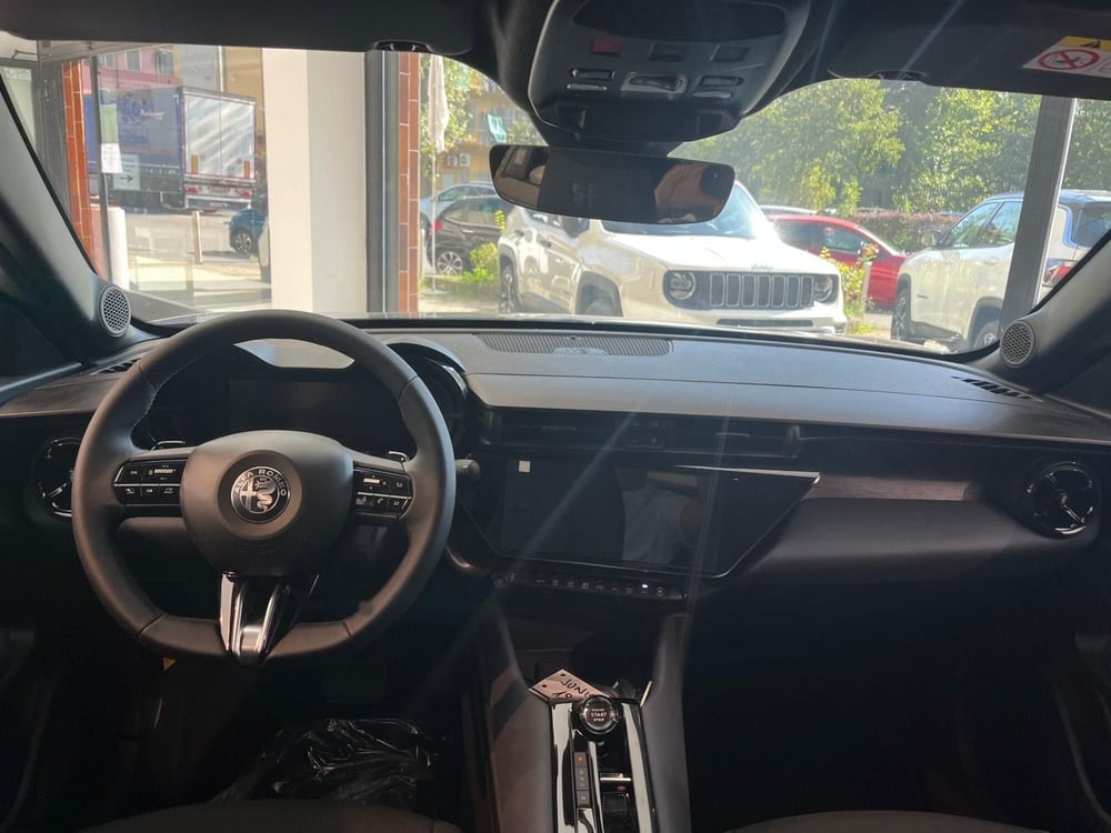 Alfa Romeo Junior nuova a Milano (15)