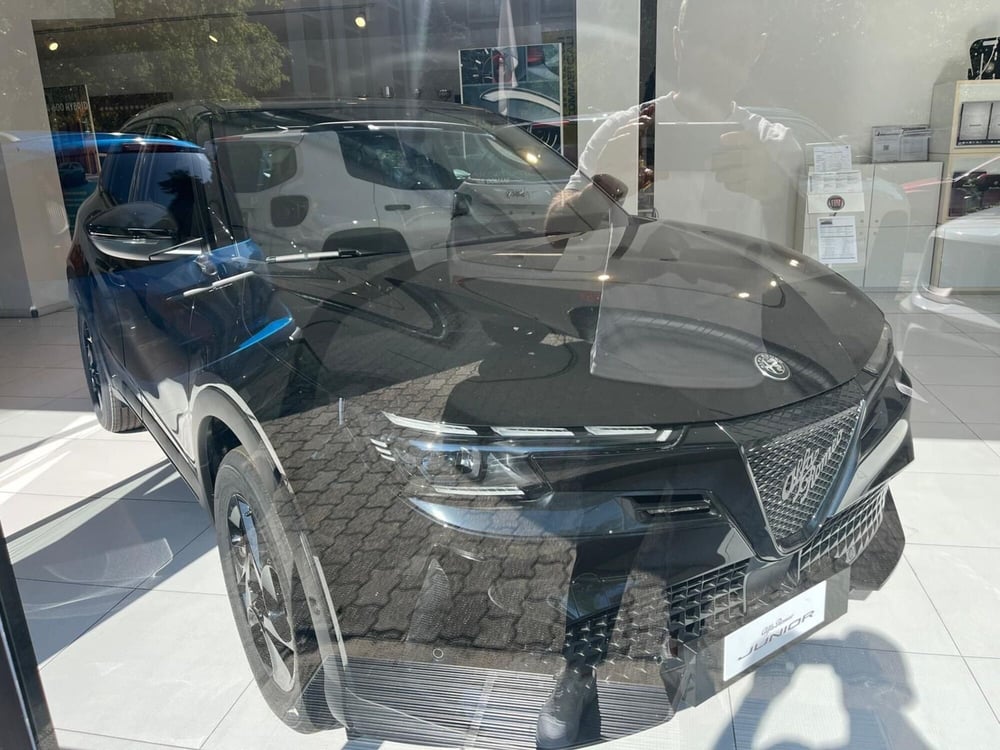 Alfa Romeo Junior nuova a Milano (2)