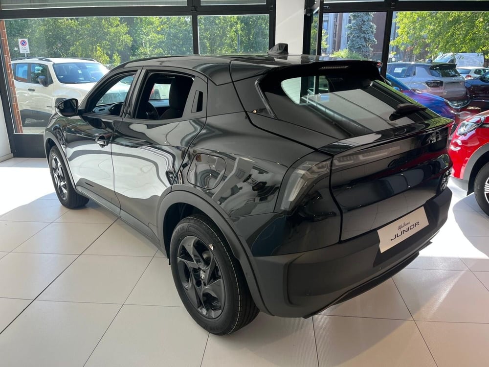 Alfa Romeo Junior nuova a Milano (6)