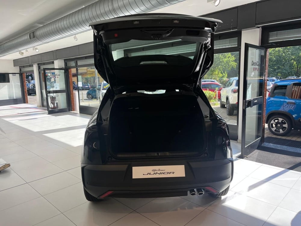 Alfa Romeo Junior nuova a Milano (9)