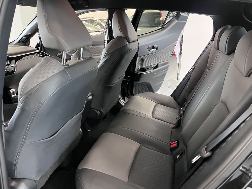 Toyota Toyota C-HR usata a Prato (10)