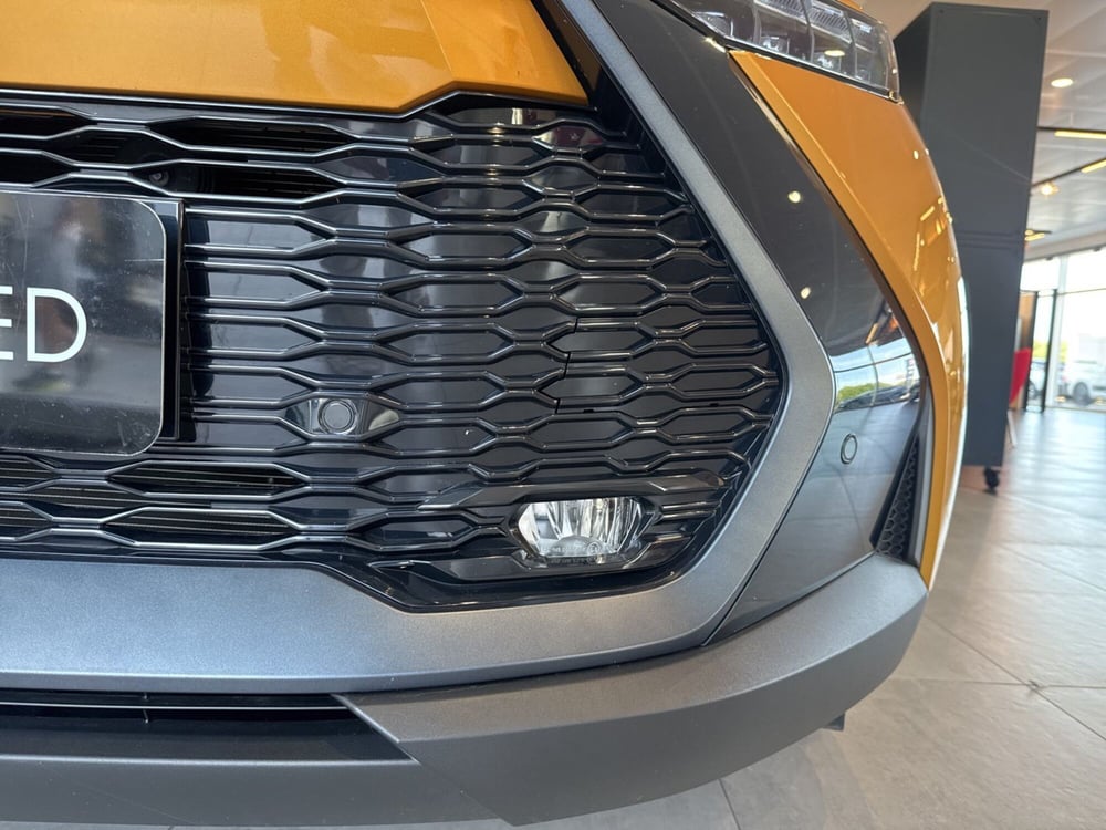 Toyota Toyota C-HR nuova a Sassari (16)