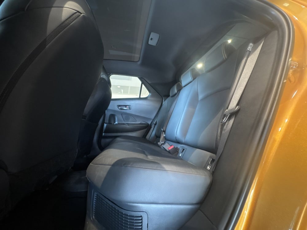 Toyota Toyota C-HR nuova a Sassari (18)