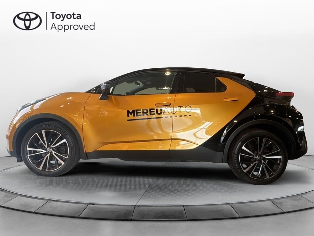 Toyota Toyota C-HR nuova a Sassari (2)