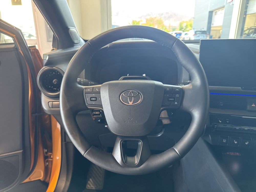 Toyota Toyota C-HR nuova a Sassari (20)