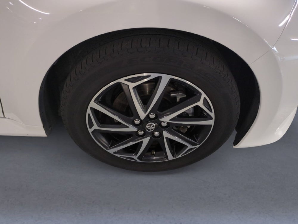 Toyota Yaris usata a Milano (9)