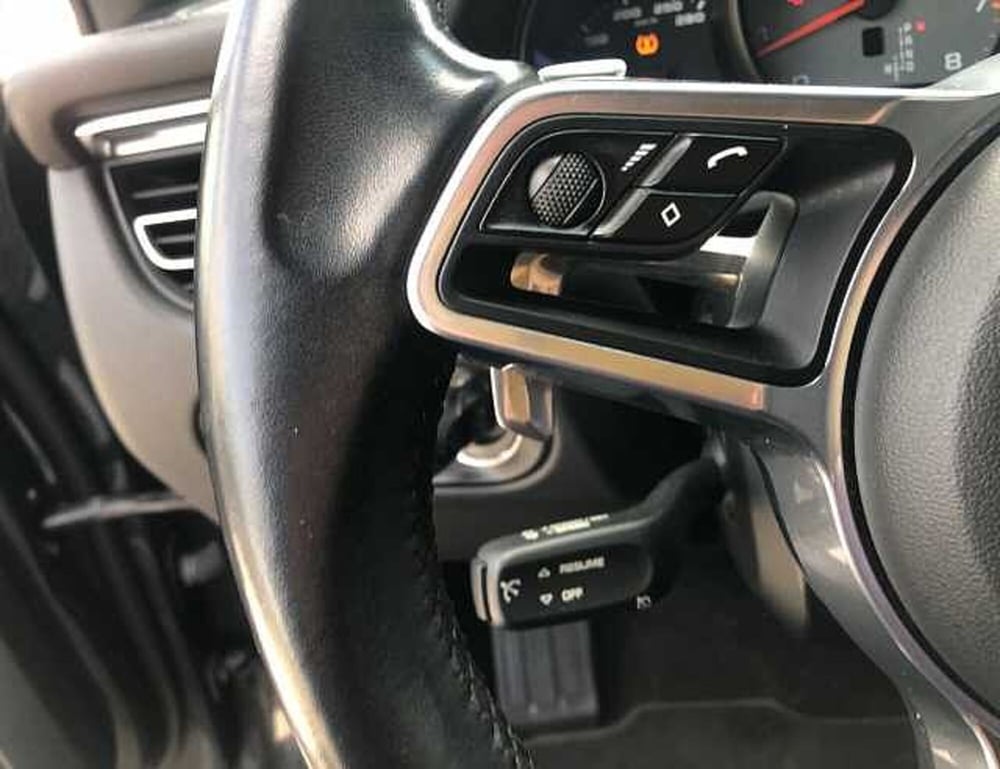 Porsche Macan usata a Lucca (18)