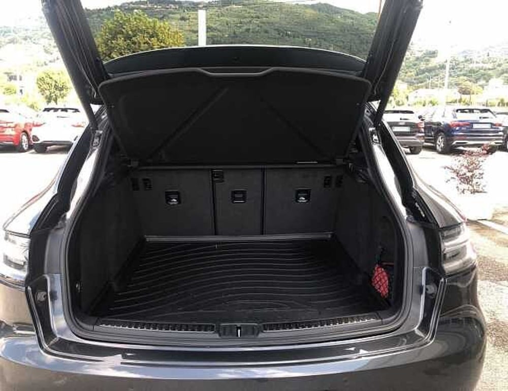 Porsche Macan usata a Lucca (9)