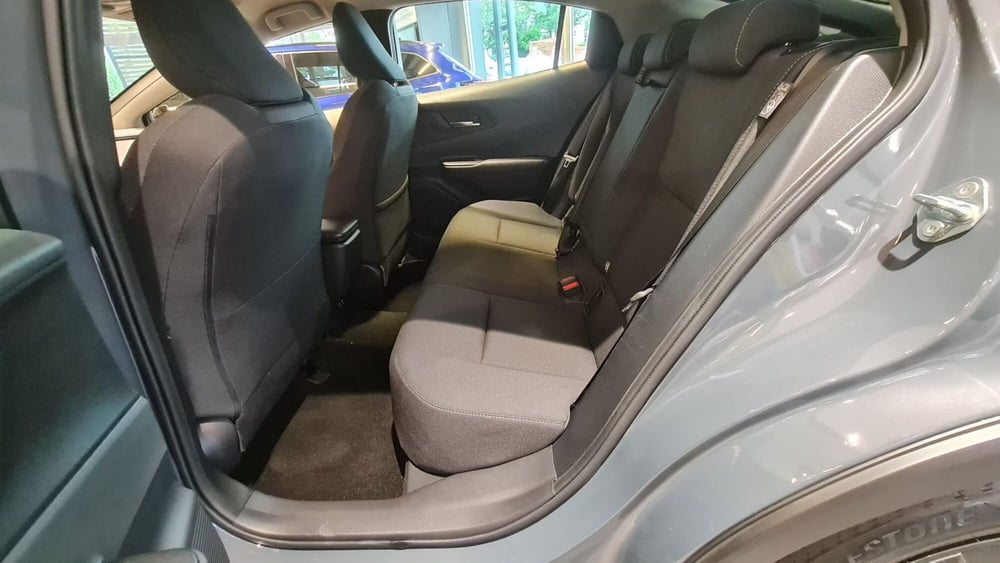 Toyota Prius nuova a Bologna (7)