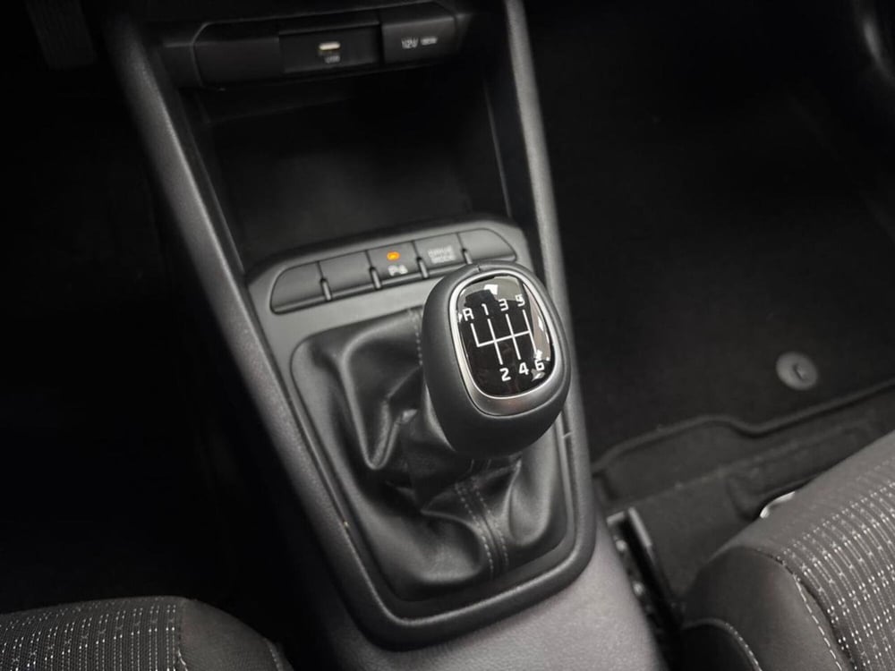 Kia Stonic usata a Como (13)
