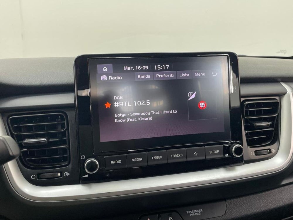 Kia Stonic usata a Como (13)