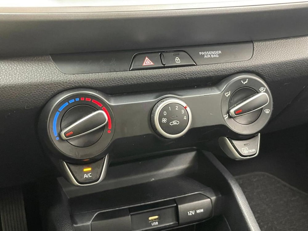 Kia Stonic usata a Como (17)