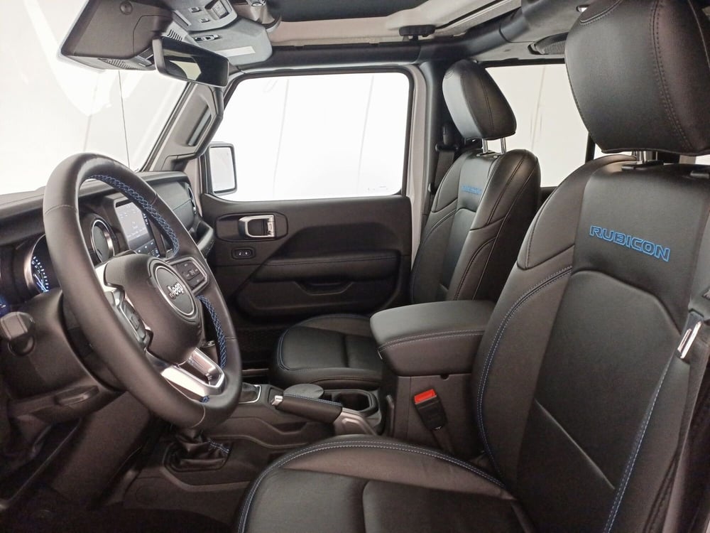 Jeep Wrangler Unlimited usata a Bari (6)