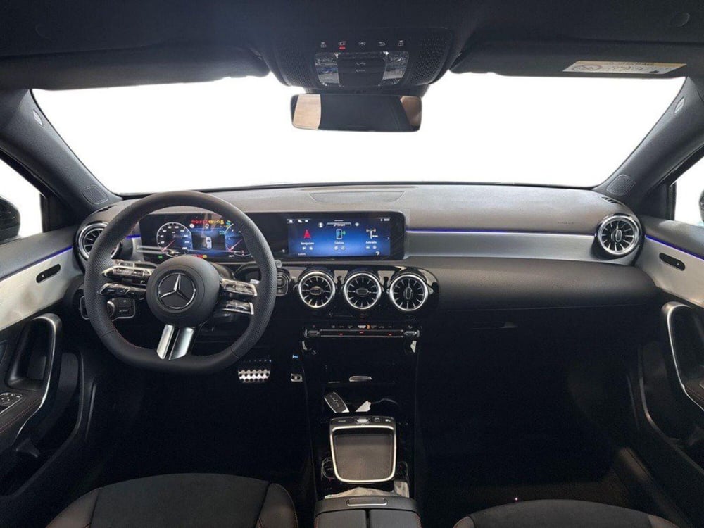 Mercedes-Benz Classe A Sedan nuova a Rimini (10)