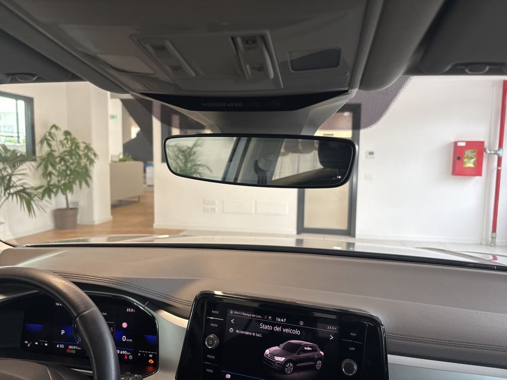 Volkswagen T-Roc usata a Salerno (18)