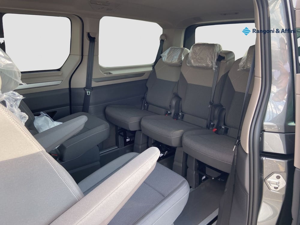 Volkswagen Multivan nuova a Mantova (14)