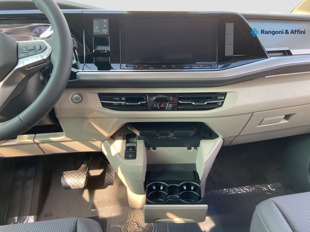 Volkswagen Multivan nuova a Mantova (16)